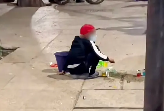 Exponen de nuevo al niño de las gelatinas