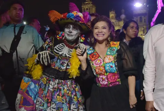 Clara Brugada inaugura Ofrenda Monumental del Día de Muertos