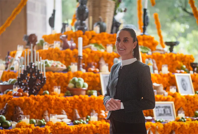 La presidenta present&oacute; en sus redes sociales la ofrenda colocada en Palacio Nacional