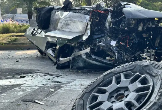 La camioneta quedó totalmente destrozada