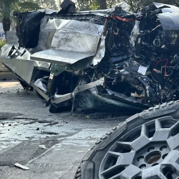 ¡Por segunda ocasión! Una Cybertruck de Tesla se estrella en Guadalajara; hay heridos