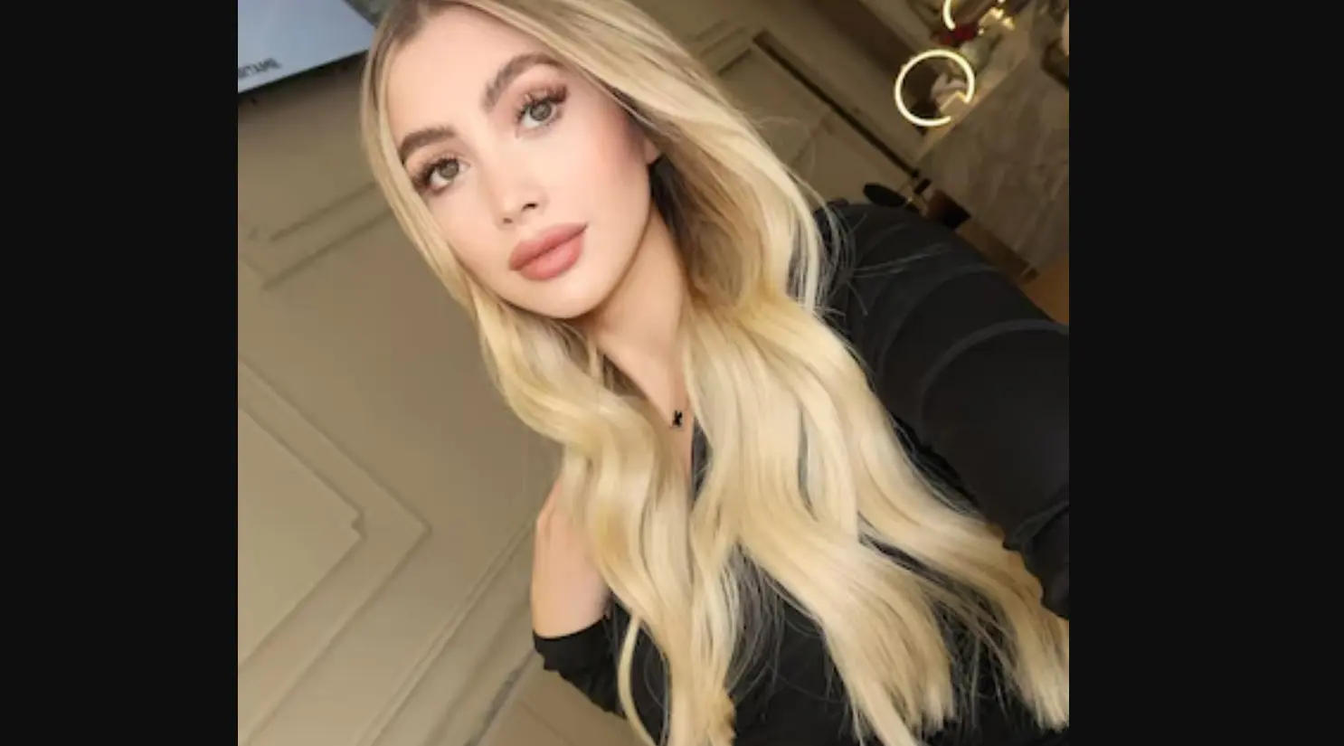 El cantante fue visto paseando en París con una influencer mexicana, pero su romance ha causado polémica porque se cree que Diana podría ser nieta de 'El Azul', un poderoso capo mexicano.