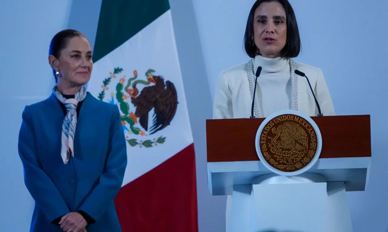  Claudia Sheinbaum y Luz Elena en conferencia de prensa 