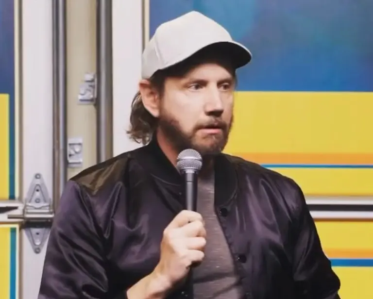 Ahora tiene 54 años y ha trabajado en cintas como 'Truco o trato' y 'Last Call'.