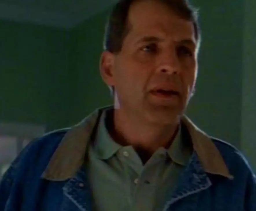 Lawrence Hecht interpretó a Neil Prescott