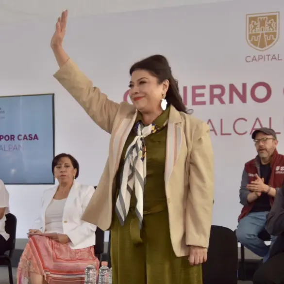 Clara Brugada inicia entrega de becas para universitarios el 10 de noviembre