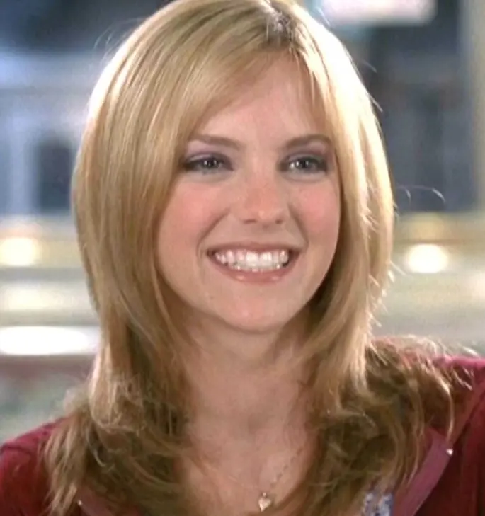 Anna Faris interpret&oacute; a April Thomas, la mejor amiga de Jessica.