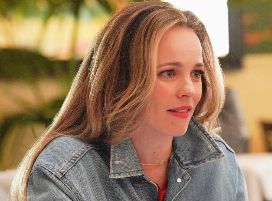 Ahora tiene 45 a&ntilde;os y es madre de dos hijos junto a Jamie Linden. Ha participado en otras pel&iacute;culas exitosas como 'Doctor Strange' y 'Cuesti&oacute;n de tiempo'.