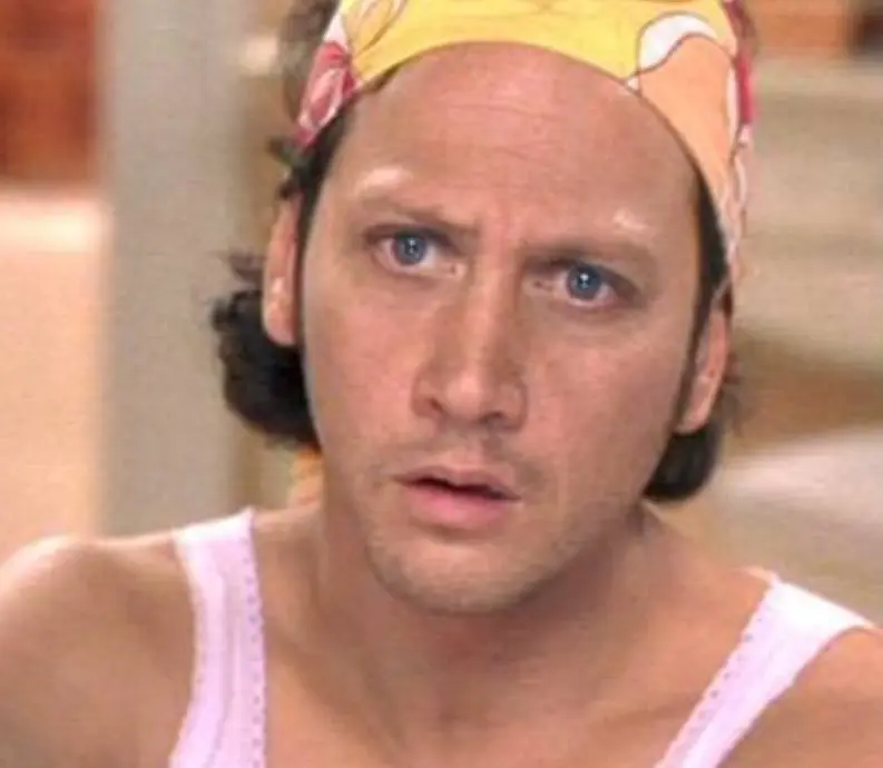Rob Schneider interpret&oacute; a Clive Maxtone y Jessica Spencer.