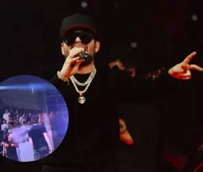 Tito Double P recibe fuerte golpe con botella durante concierto