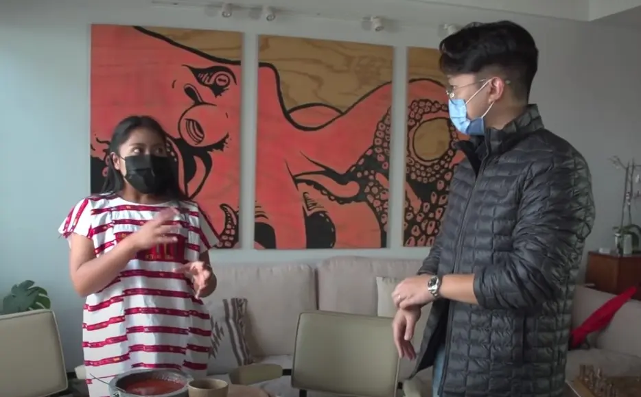 Yalitza Aparicio vive en un departamento pequeño con una decoración minimalista.