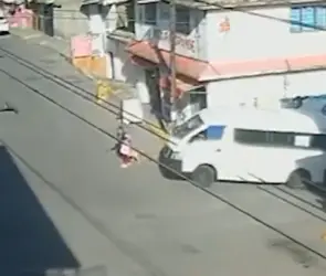 Imágenes Sensibles: chofer de combi atropella a abuelita y se fuga