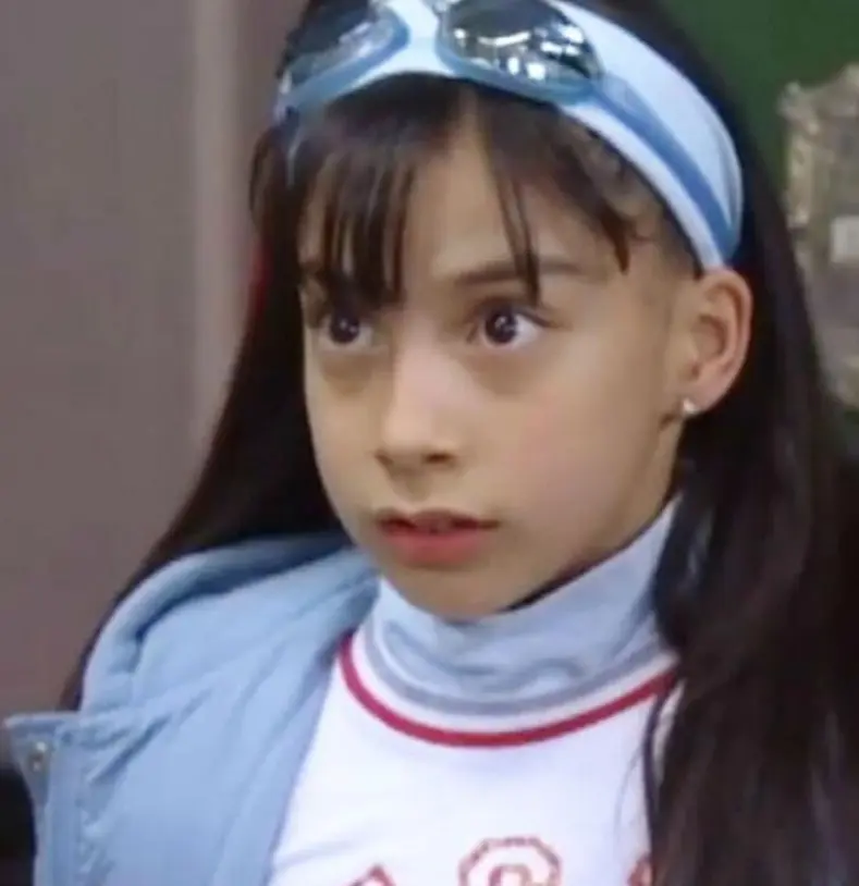 En 'Alegrijes y Rebujos', Mar&iacute;a Chac&oacute;n interpretaba a Sof&iacute;a Dom&iacute;nguez, una ni&ntilde;a que viv&iacute;a con su pap&aacute; y su madrastra, quien siempre trataba de hacerla quedar mal.<br>