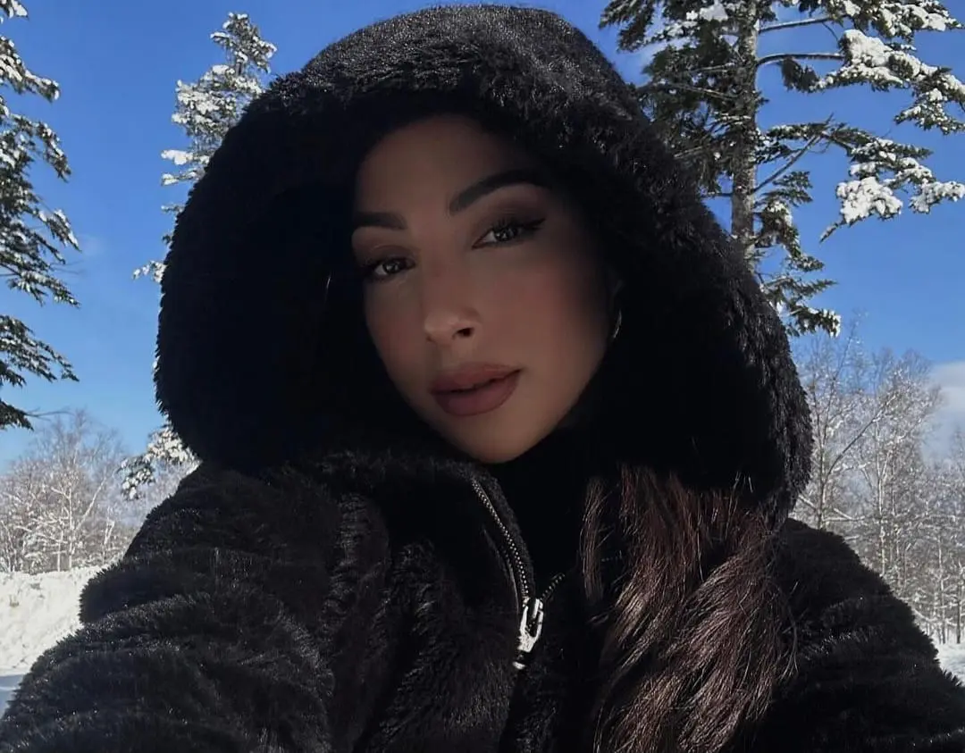 En 2023 la joven enfrent&oacute; la muerte de su padre, lo que la llev&oacute; a alejarse temporalmente de las pantallas y dedicarse a viajar.