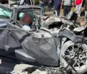 Mujer embarazada se salva de milagro tras brutal choque