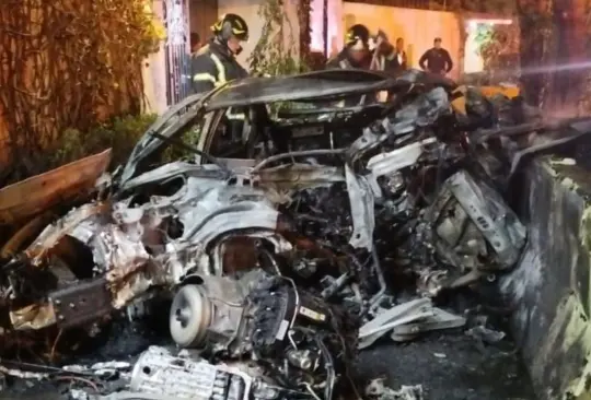 El auto quedó totalmente destrozado