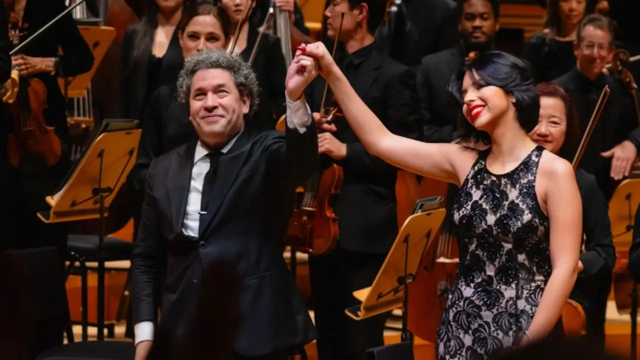  Ángela Aguilar recientemente participó con Gustavo Dudamel, ahora fue reconocida como la mujer del año 