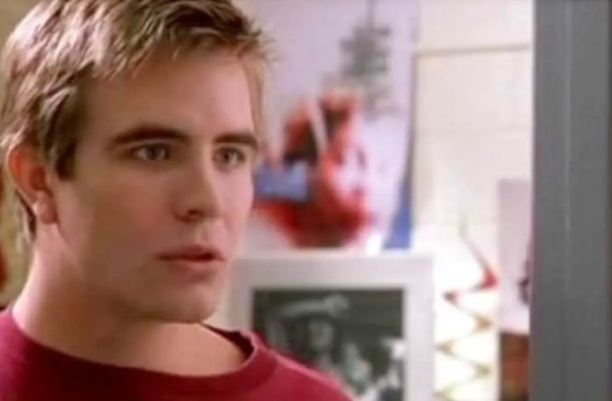 Richard Hillman interpretó a Aaron