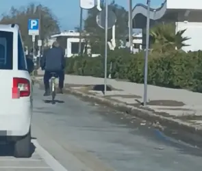 Hombre fingía ser ciego para recibir pensión del Gobierno; obtuvo más de 2 millones de pesos