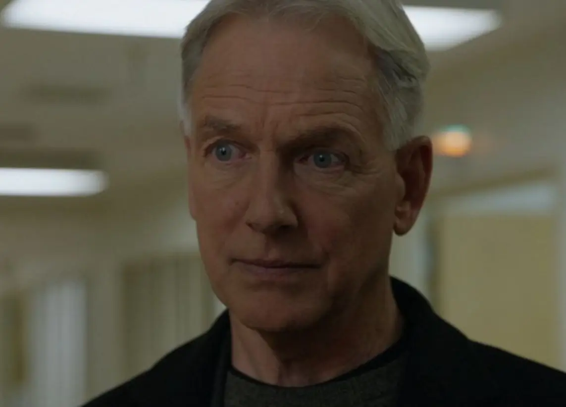 Ahora tiene 72 años, tiene dos hijos y continúa casado con Pam Dawber. Ha participado en series como 'NCIS' y 'NAVY'.