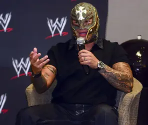 Fuiste el ejemplo: el desgarrador mensaje de Rey Misterio tras la muerte de su padre