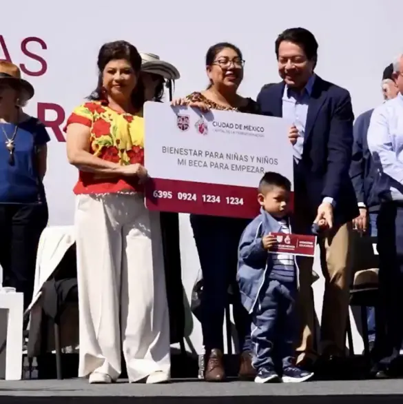 Brugada fortalece apoyos educativos en la Ciudad de México