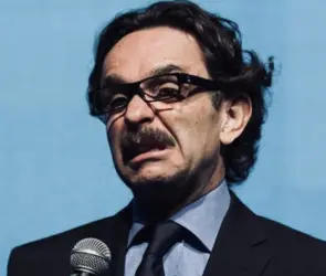 Gabriel Quadri solicita pensión de Adulto Mayor tras criticar los programas sociales