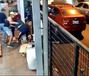 Sujetos intentan secuestrar a mujer y matan a cómplice por error