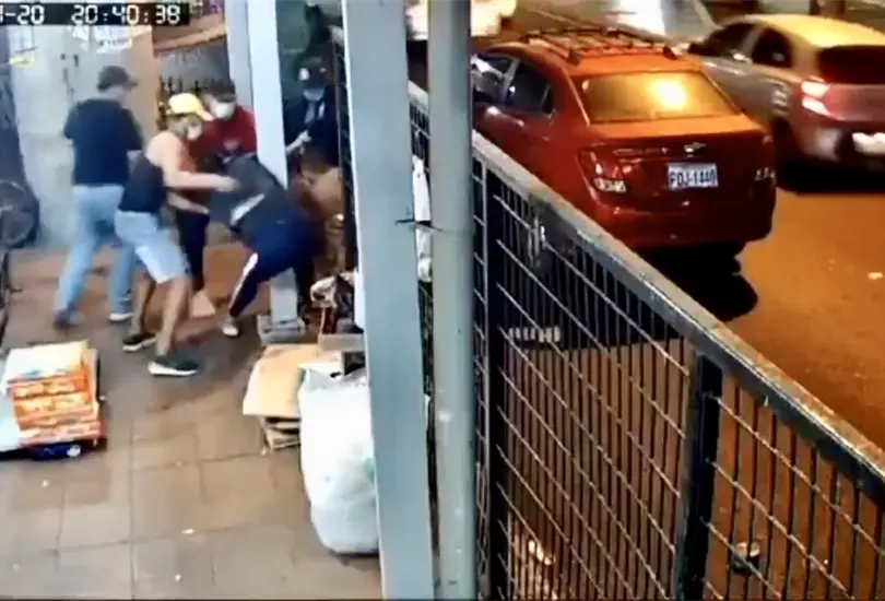 Sujetos intentan secuestrar a mujer y matan a c&oacute;mplice por error