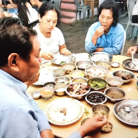 Ziona Chana, el hombre que tuvo 39 esposas y 99 hijos y que no querían enterrar