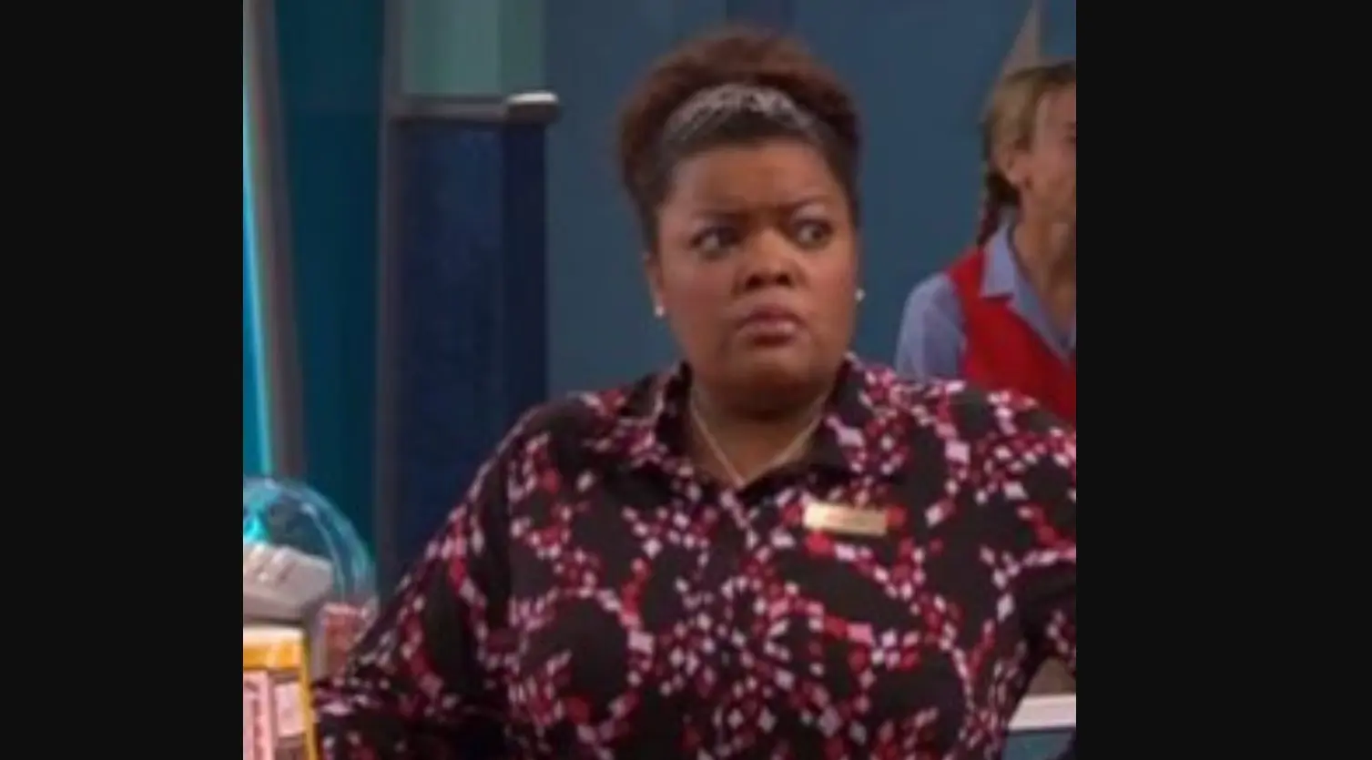 Yvette Nicole Brown interpretó a Helen