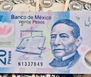 Peso mexicano se desploma tras amenaza de arancel del 25% de Trump