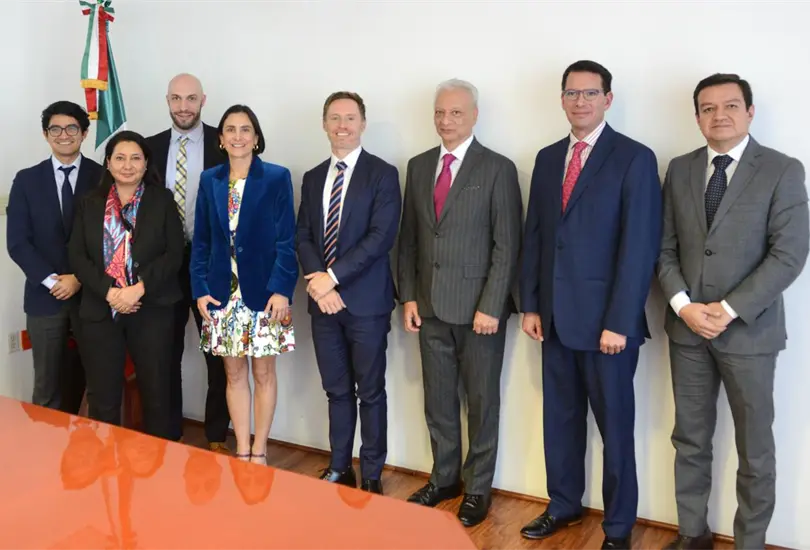Luz Elena con directores de finanzas de Pemex y CFE, tambi&eacute;n destaca Shelly  Shetty, directora ejecutiva de Fitch Ratings