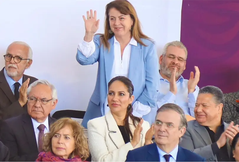 Margarita Gonz&aacute;lez Saravia firm&oacute; el acuerdo nacional por el agua.