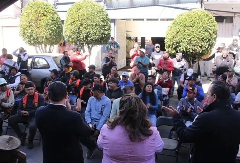El alcalde comparti&oacute; dio el banderazo de inicio de obras