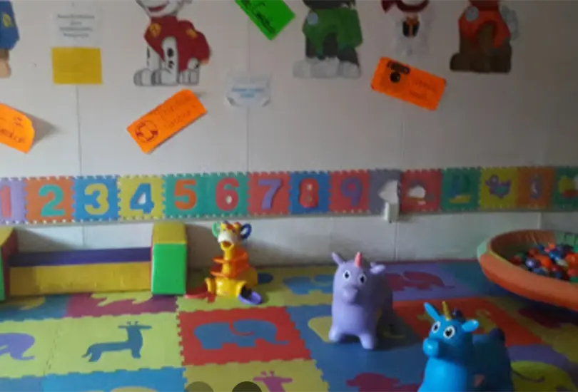 Captan a maestra agrediendo a ni&ntilde;os con discapacidad en escuela de Coacalco