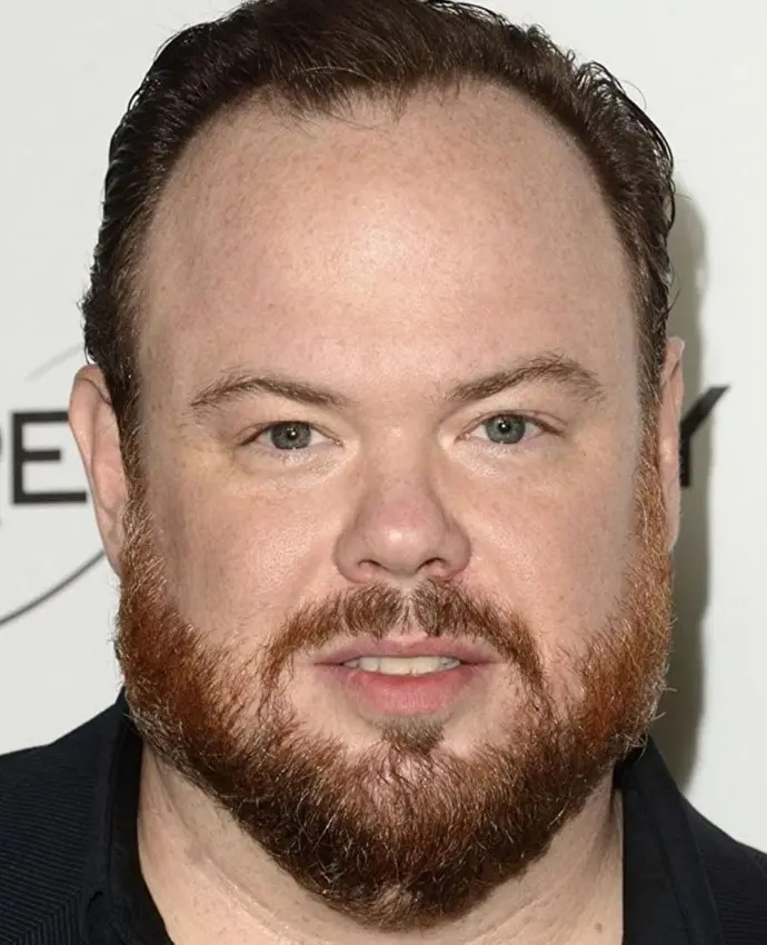 Ahora tiene 47 años y ha participado en series como 'Better Call Saul' y 'The Tick'.