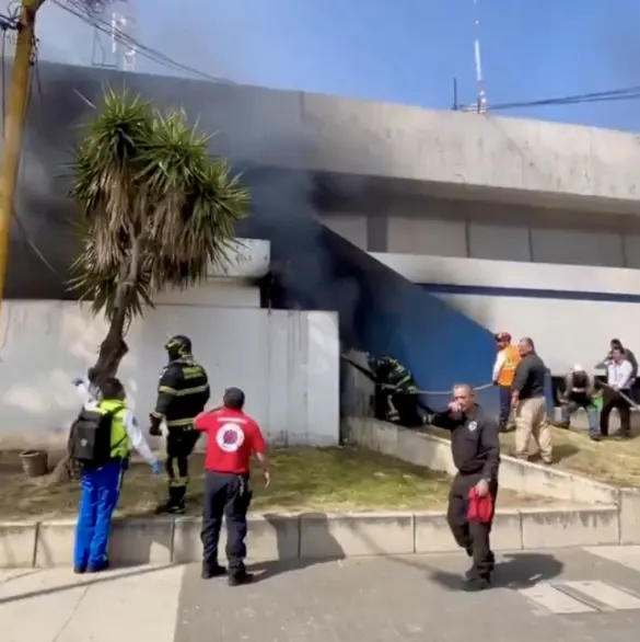 Oficinas de la Fiscalía de la CDMX son consumidas por un incendio