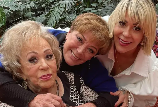 Silvia Pinal con sus hijas