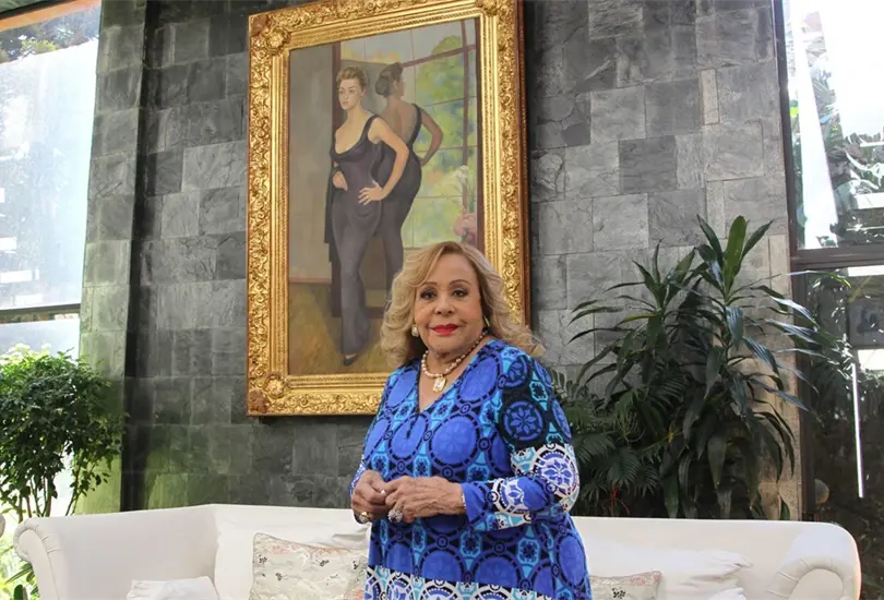 Denuncian robo de bienes en casa de Silvia Pinal