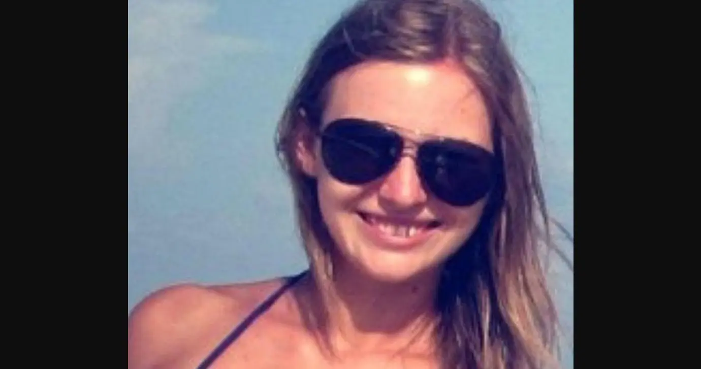 Sin embargo, no concluyó sus estudios y decidió emigrar a México para estudiar actuación.