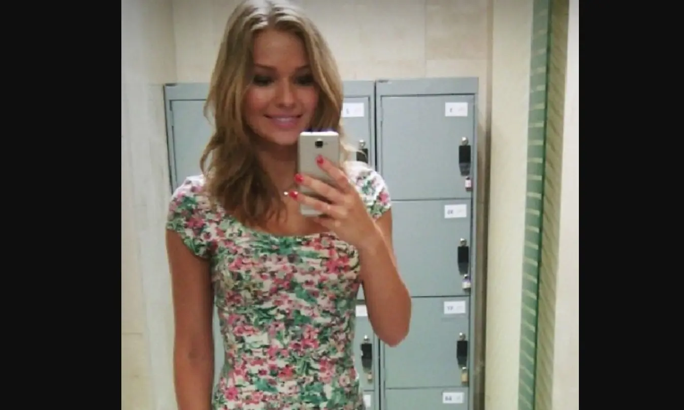 Rápidamente se posicionó entre el gusto del público y, en 2016, Irina obtuvo su primer protagónico en la telenovela 'Vino el amor' junto a Gabriel Soto.