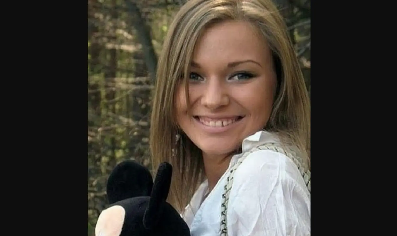 Según ha contado, aprendió español viendo telenovelas mexicanas, y gracias a esto se dio cuenta de que quería ser actriz.<br>