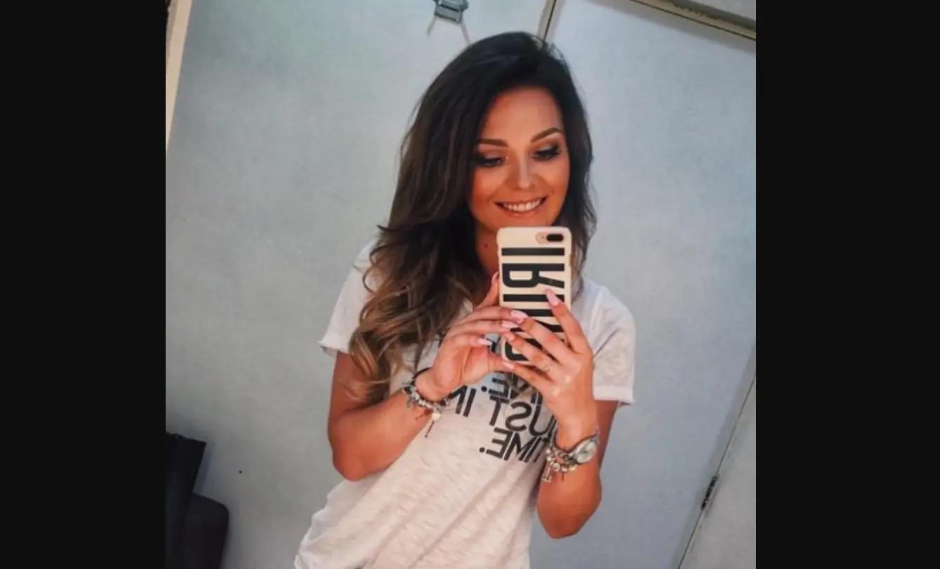 En una dinámica de preguntas y respuestas con sus fans en Instagram, la actriz rusa confesó que se sometió a una cirugía para aumentar el busto.