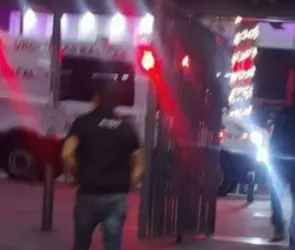 Mujer muere al caer desde el tercer piso de Plaza Cosmopol