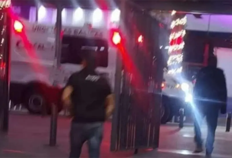 Bomberos y elementos de Protecci&oacute;n Civil arribaron al lugar.