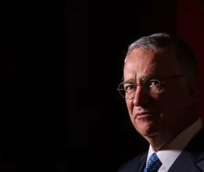 Salinas Pliego explota contra Sheinbaum tras desplome de Elektra: ¿Quién podrá salvarnos?