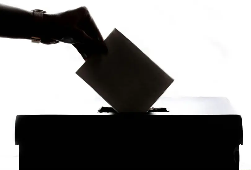 Las nuevas tecnolog&iacute;as presentan una posible amenaza para los procesos democr&aacute;ticos mundiales
