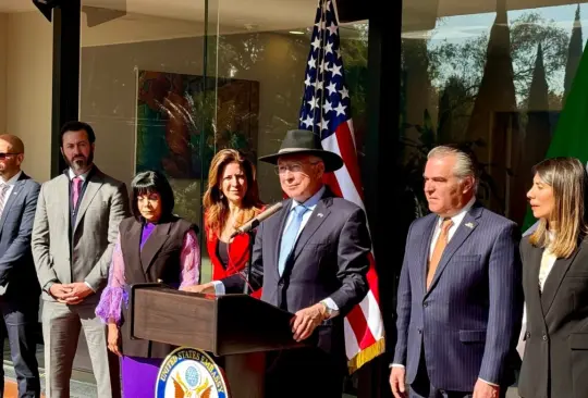 Ken Salazar reconoce a México por desmantelar al Cártel de Sinaloa.