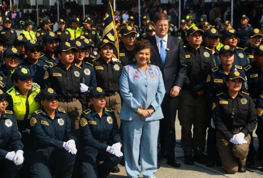 Clara Brugada encabezó la ceremonia de graduación